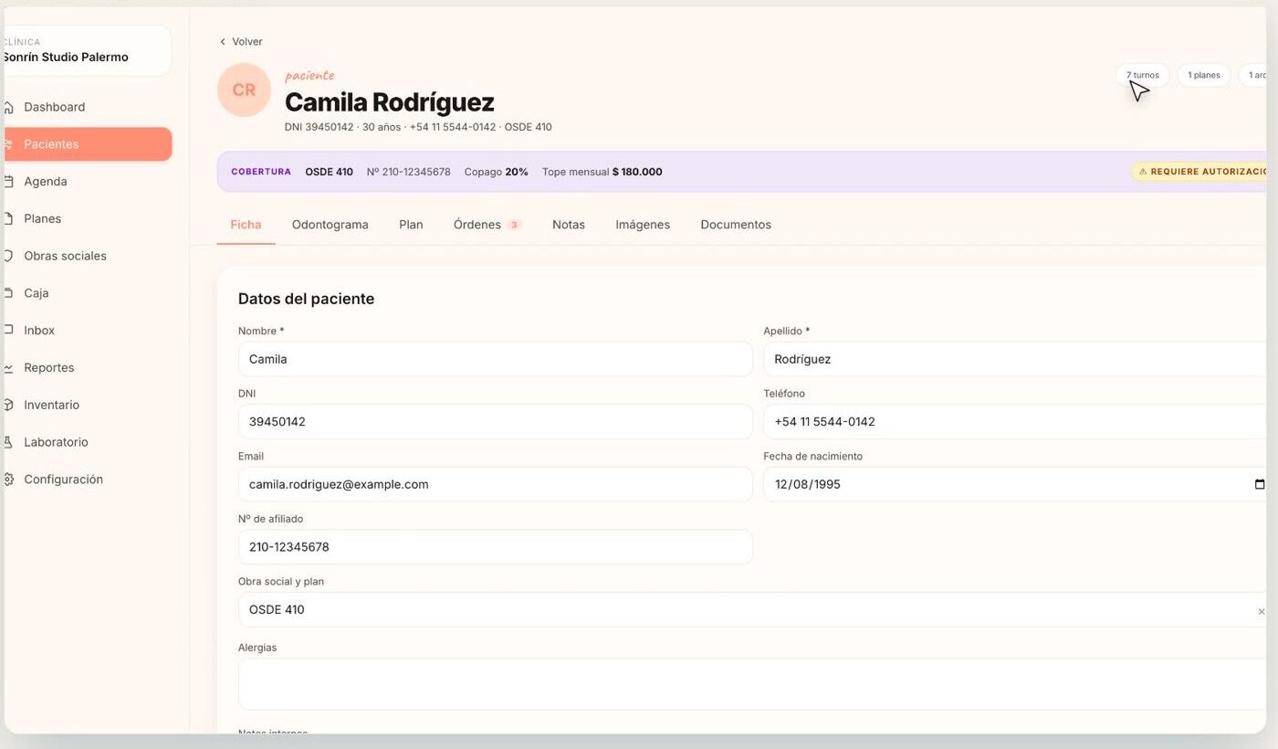 Ficha del paciente con historia clínica en Sonrín